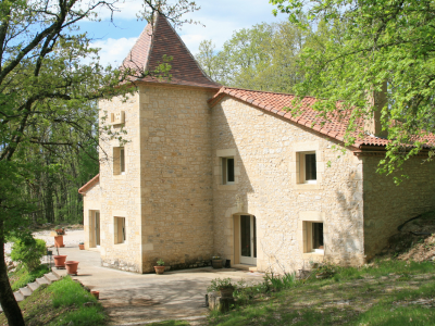 How to Repair Stone Siding